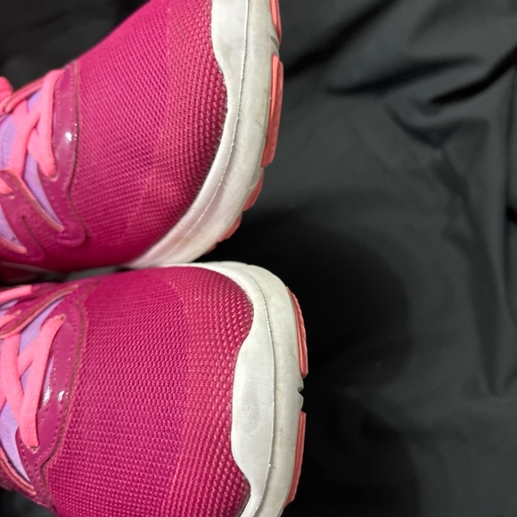 Nike Women's Air Max Fusion Fuchsia and Lavender Sneakers - Picture 4 of 9